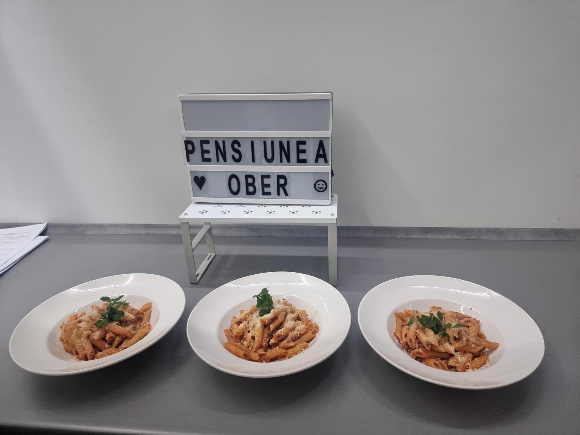 Pensiunea Ober Braşov Esterno foto